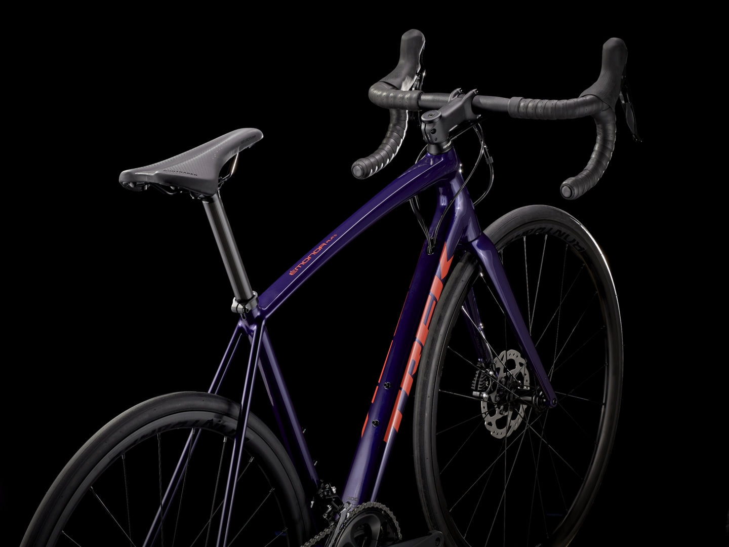 Émonda ALR 5 Disc- trek bikes- road bikes- performance bikes